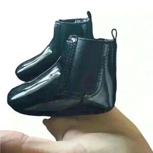 NWOB Gap Baby Patent Leather Boots Size 6-12 months